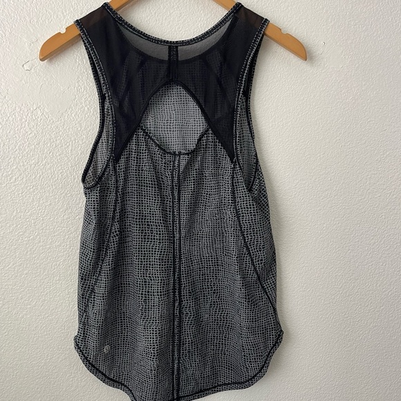 Lululemon Sculpt Tank Top Splatter White Reptile Black Mesh Dot Size 6 - Picture 5 of 11